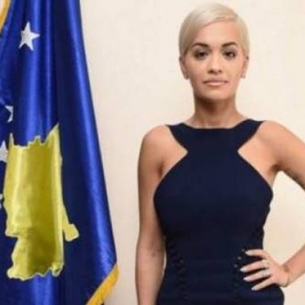 Rita Ora Ka Një Mesazh Për Politikanët E Kosovës
