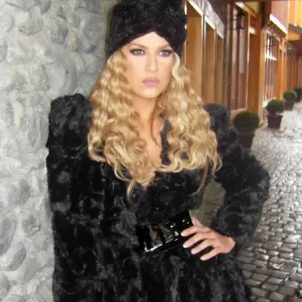 Leonora Jakupi Foto