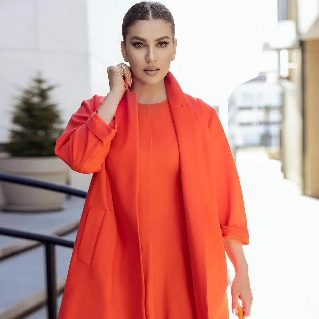 Leonora Jakupi Biografia